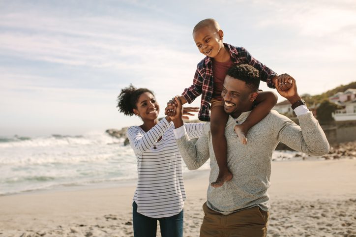 Secure and happy family thanks to early planning of life insurance.